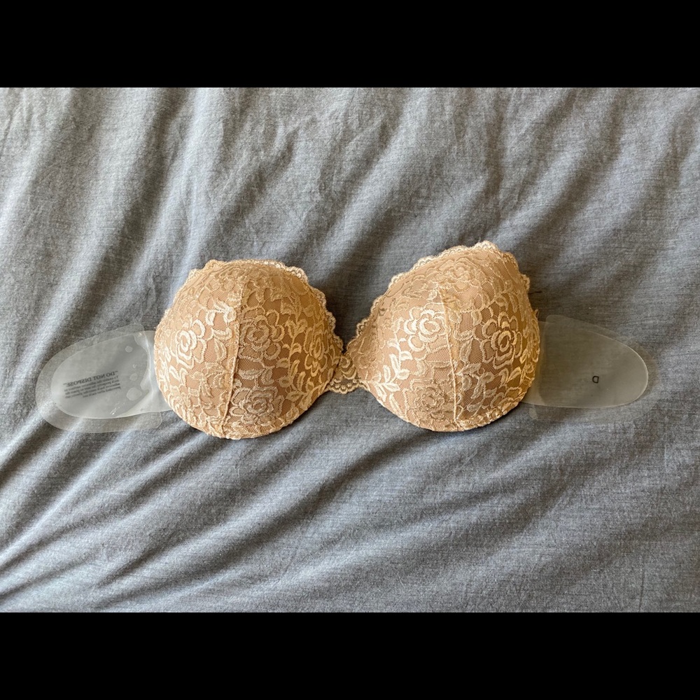 NWOT Strapless push up bra